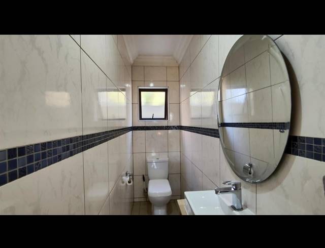 5 BEDROOM HOUSE FOR SALE IN PARKHAVEN